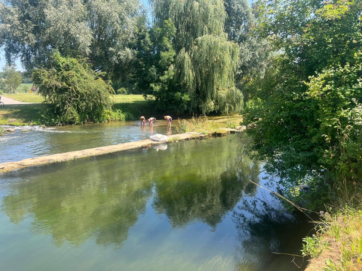 1 Zimmer Mit Bad Ohne Kueche, 1 Person, 15 Qm, Direkt An Der Aach Singen Luaran gambar
