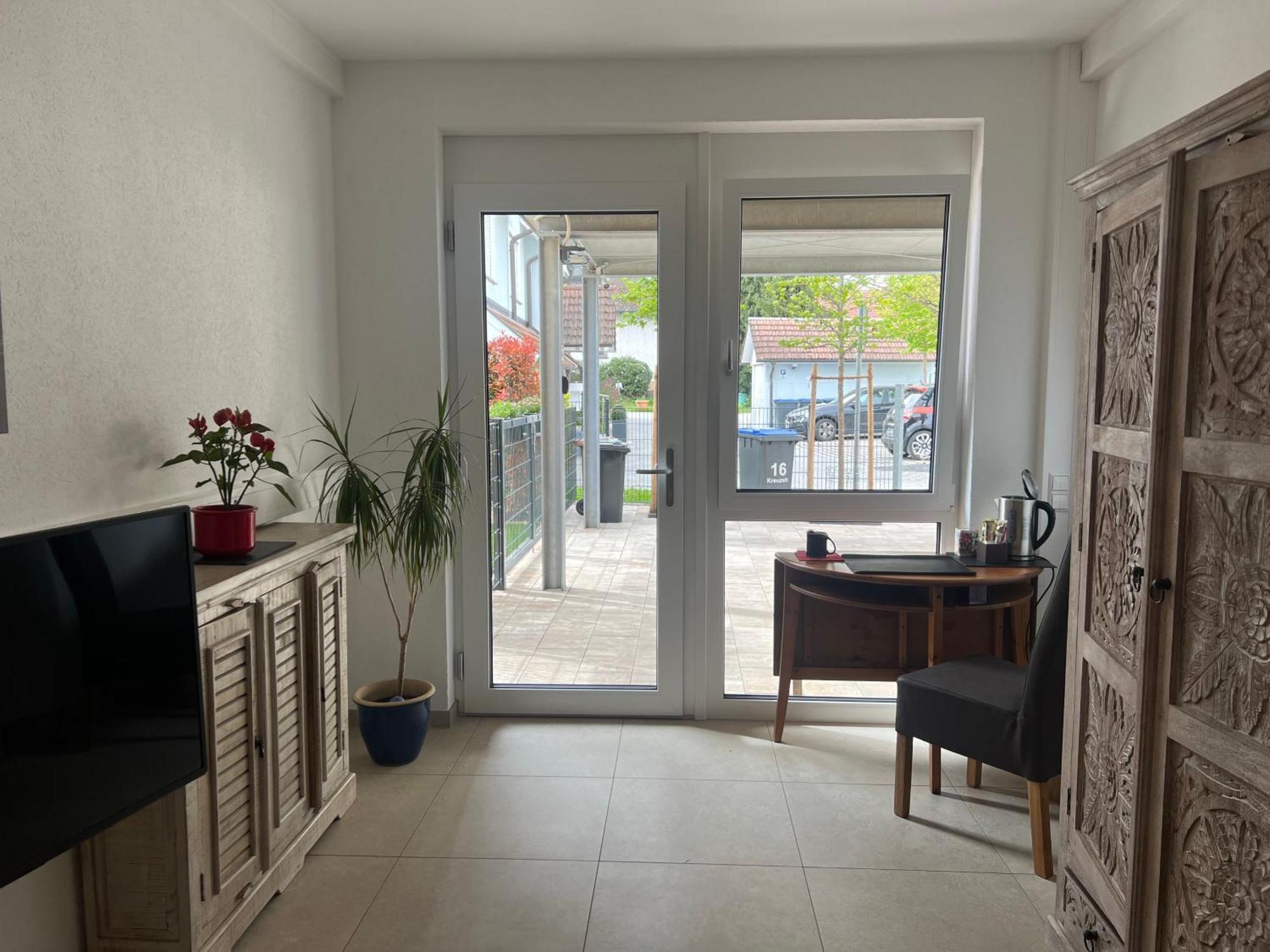 1 Zimmer Mit Bad Ohne Kueche, 1 Person, 15 Qm, Direkt An Der Aach Singen Luaran gambar