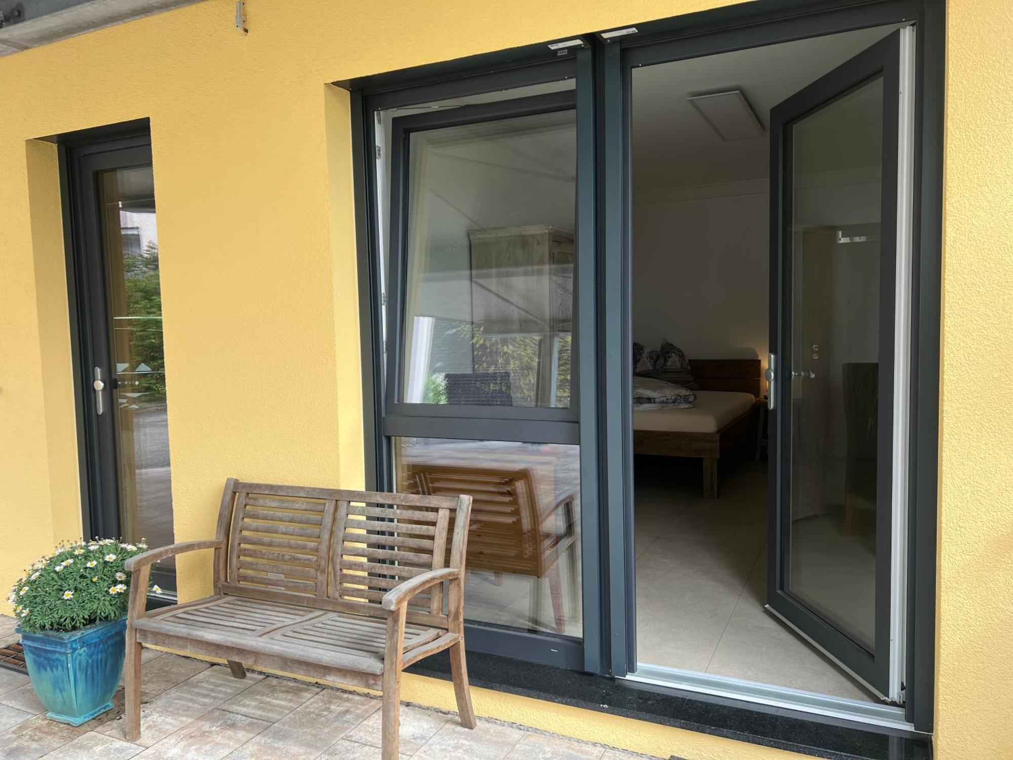 1 Zimmer Mit Bad Ohne Kueche, 1 Person, 15 Qm, Direkt An Der Aach Singen Luaran gambar