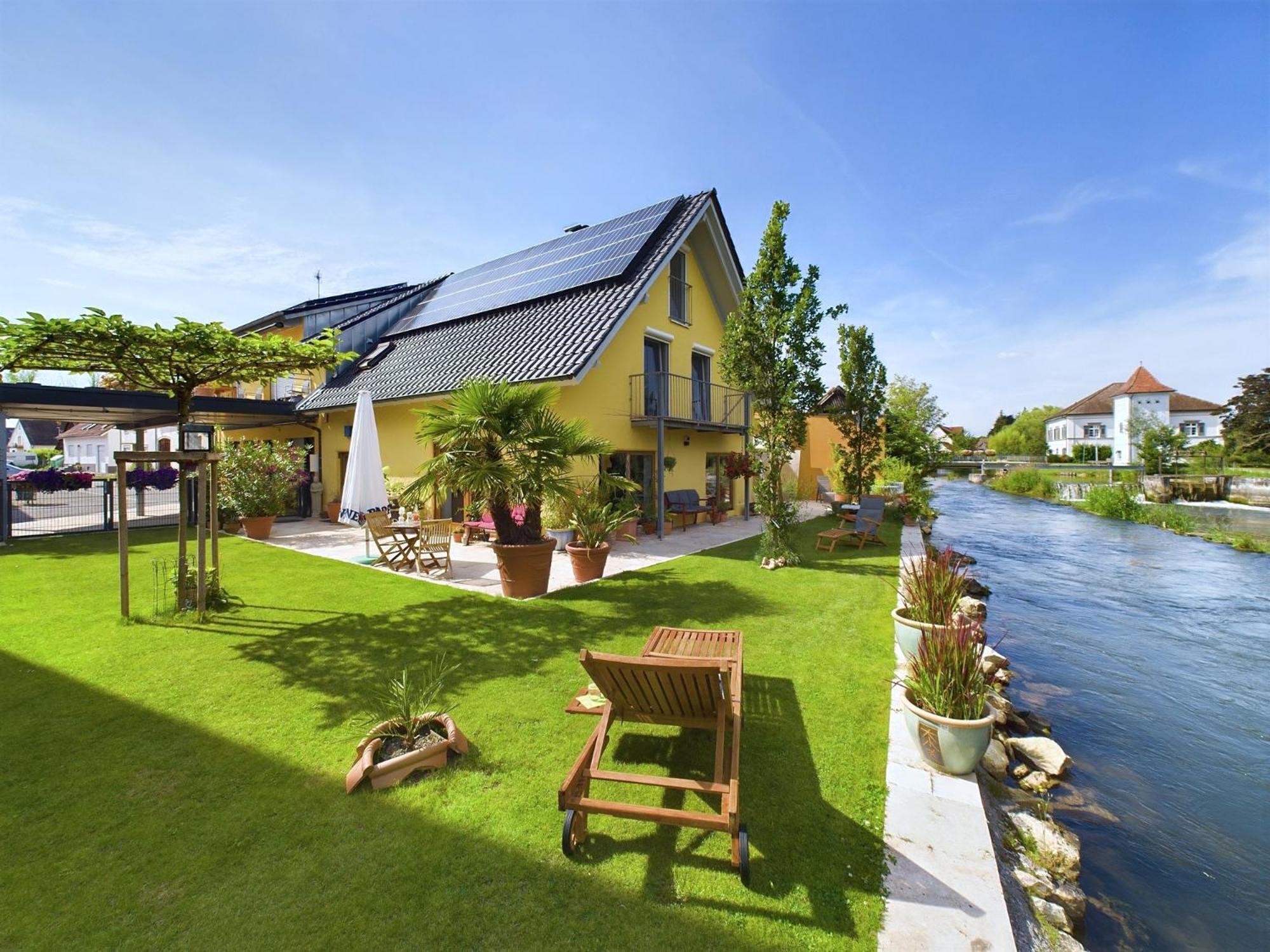 1 Zimmer Mit Bad Ohne Kueche, 1 Person, 15 Qm, Direkt An Der Aach Singen Luaran gambar