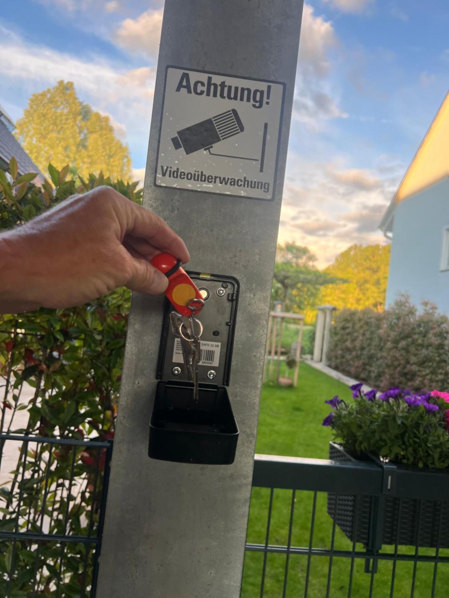 1 Zimmer Mit Bad Ohne Kueche, 1 Person, 15 Qm, Direkt An Der Aach Singen Luaran gambar
