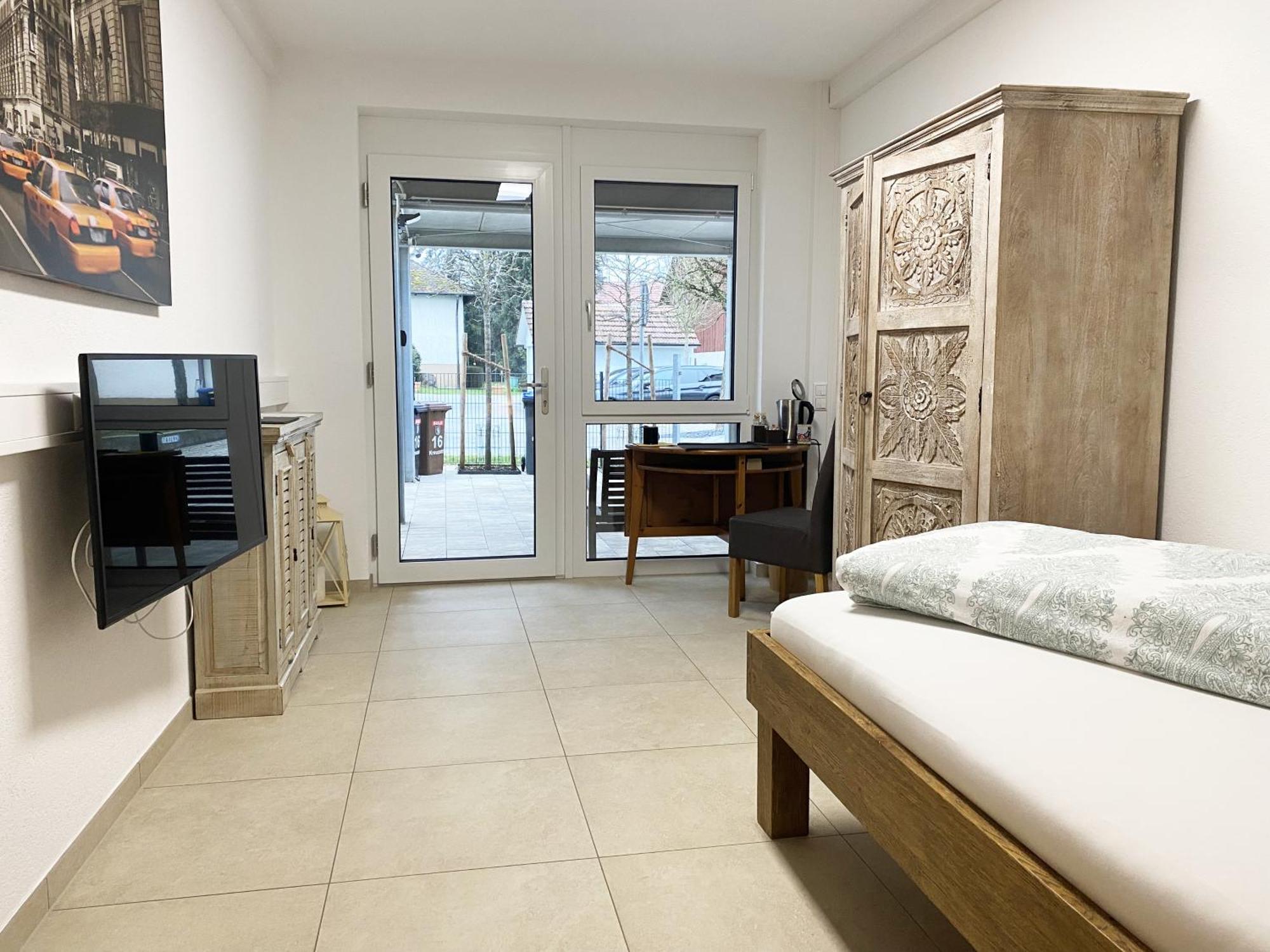 1 Zimmer Mit Bad Ohne Kueche, 1 Person, 15 Qm, Direkt An Der Aach Singen Luaran gambar